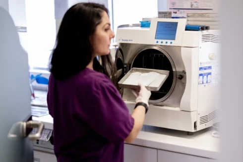 ZFA am Sterilisierungsgerät