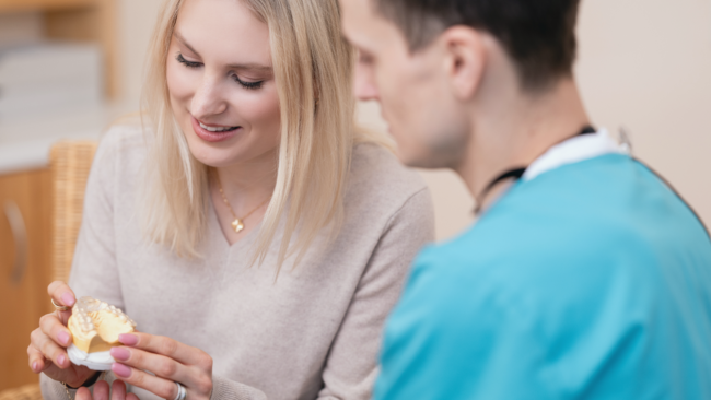 Zahnersatz, Kronen, Brücken, Prothesen